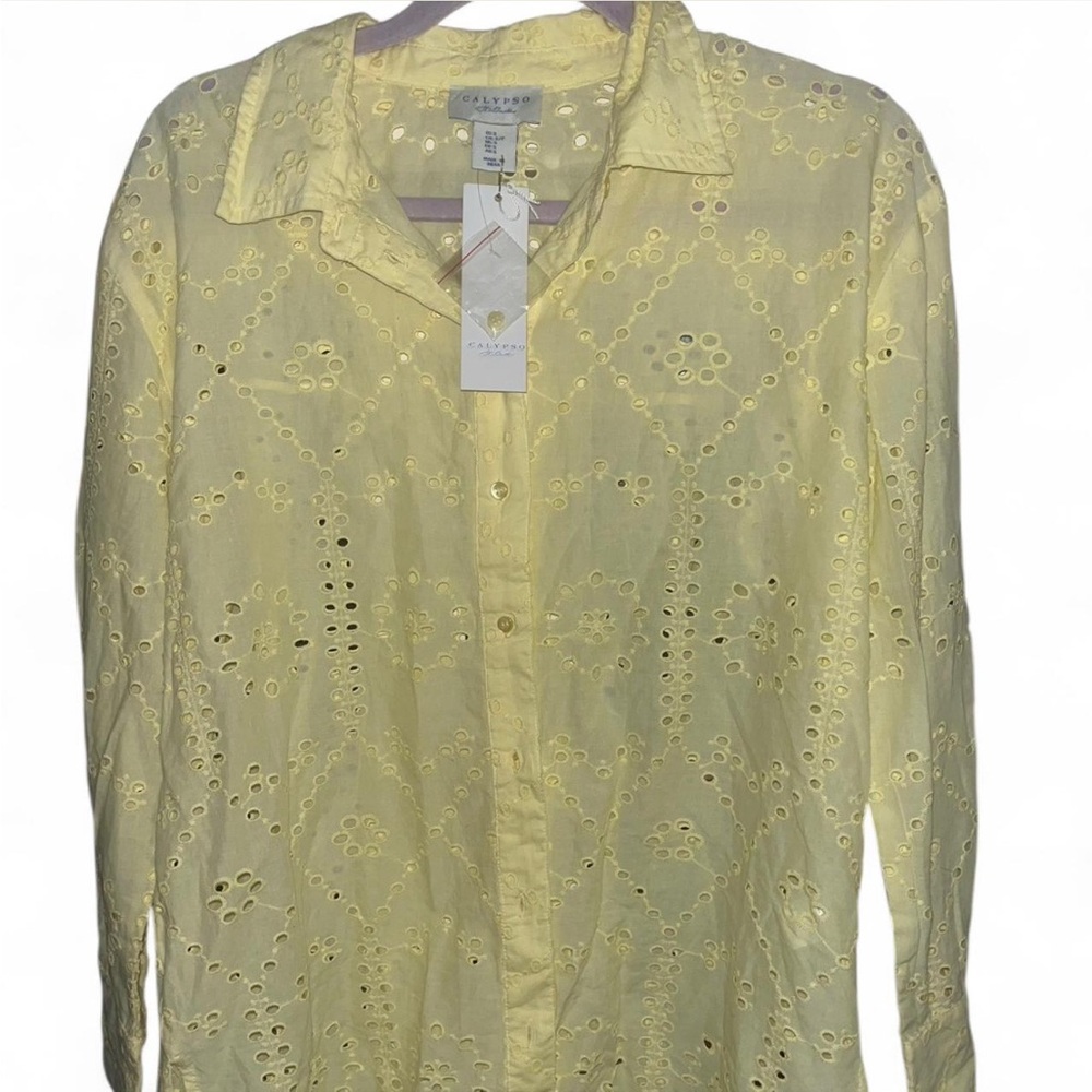 NWT 🍋Calypso St Barth Yellow eyelet cotton blouse💛
💛Size Small💛